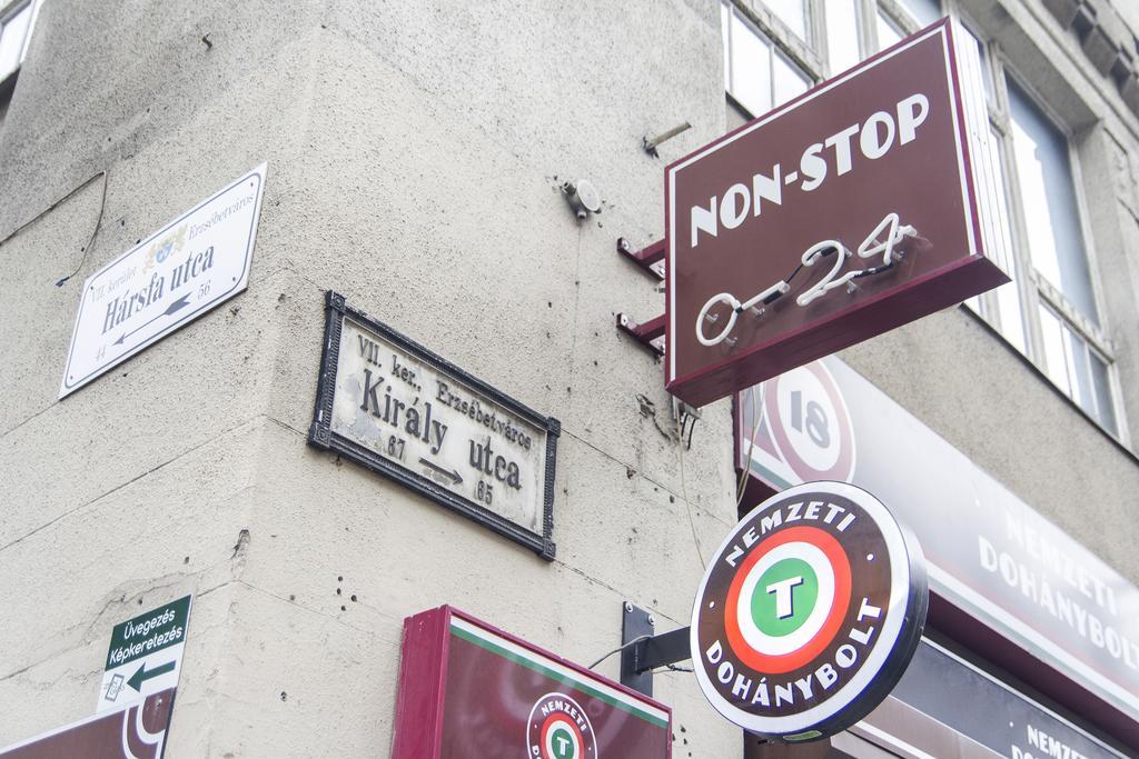 Ava'S Champagne Studio City Center-Andrash Street King Street Budapest Exteriör bild