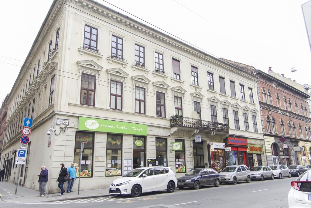 Ava'S Champagne Studio City Center-Andrash Street King Street Budapest Exteriör bild