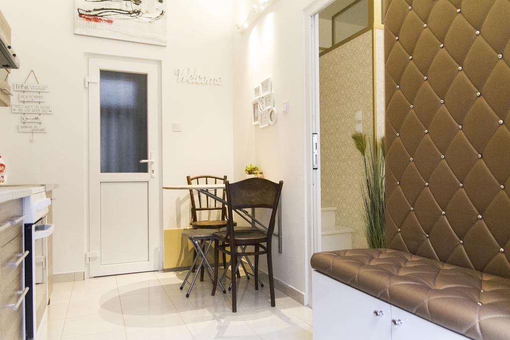 Ava'S Champagne Studio City Center-Andrash Street King Street Budapest Exteriör bild