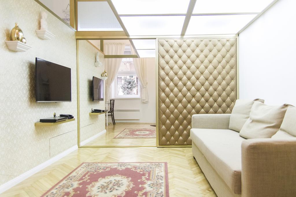 Ava'S Champagne Studio City Center-Andrash Street King Street Budapest Exteriör bild