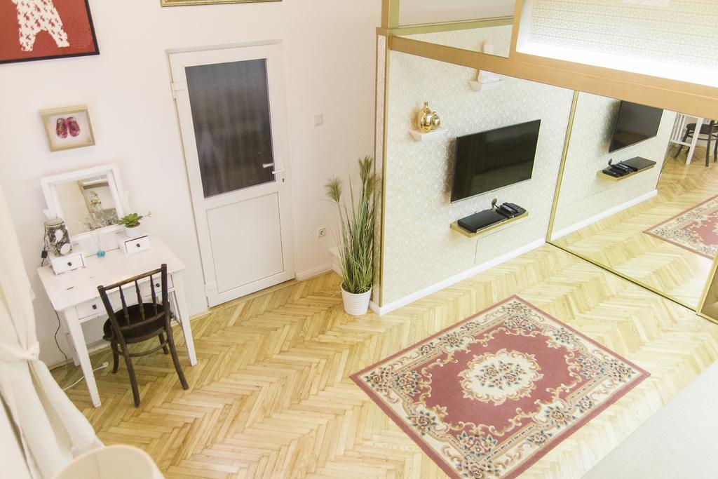Ava'S Champagne Studio City Center-Andrash Street King Street Budapest Exteriör bild