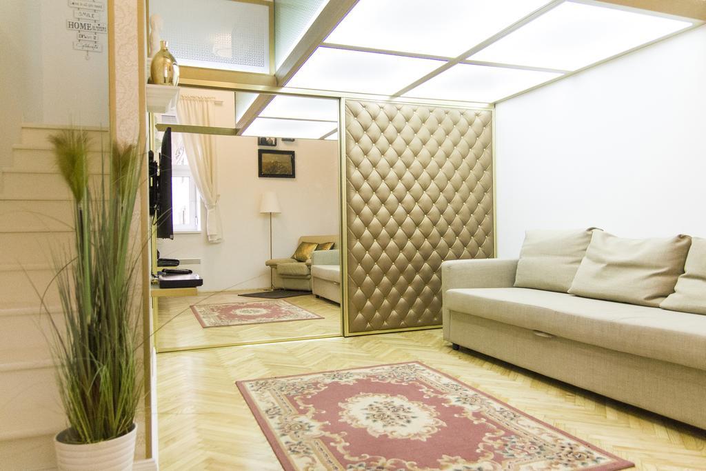 Ava'S Champagne Studio City Center-Andrash Street King Street Budapest Exteriör bild
